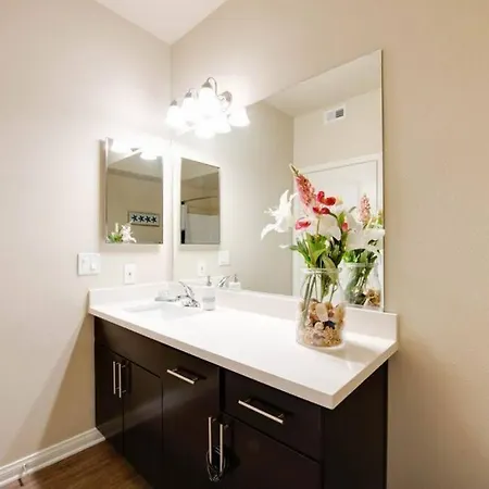 The Nest A Spacious 1 Bedroom Apartment With A Pool View Los Angeles Exterior photo