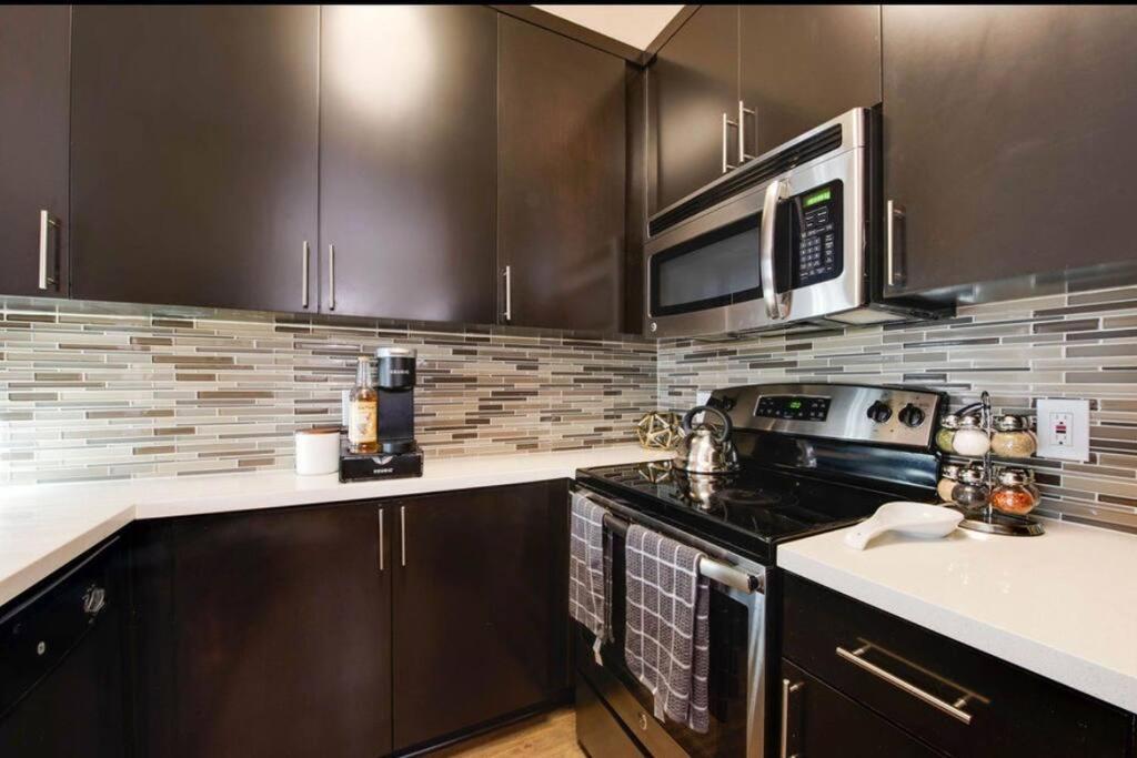 The Nest A Spacious 1 Bedroom With A Pool View Apartment