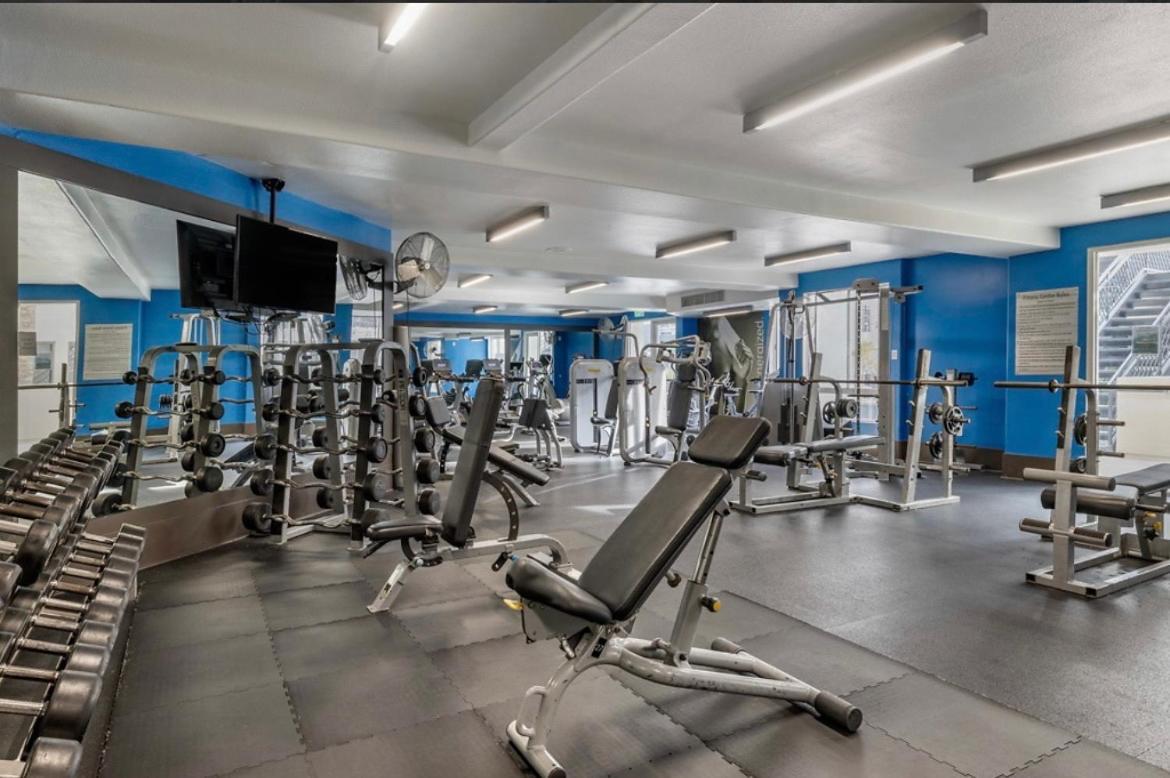 The Nest A Spacious 1 Bedroom With A Pool View * Los Angeles